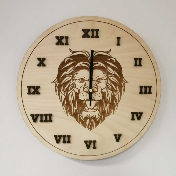 nastenne hodiny drevene lev safari