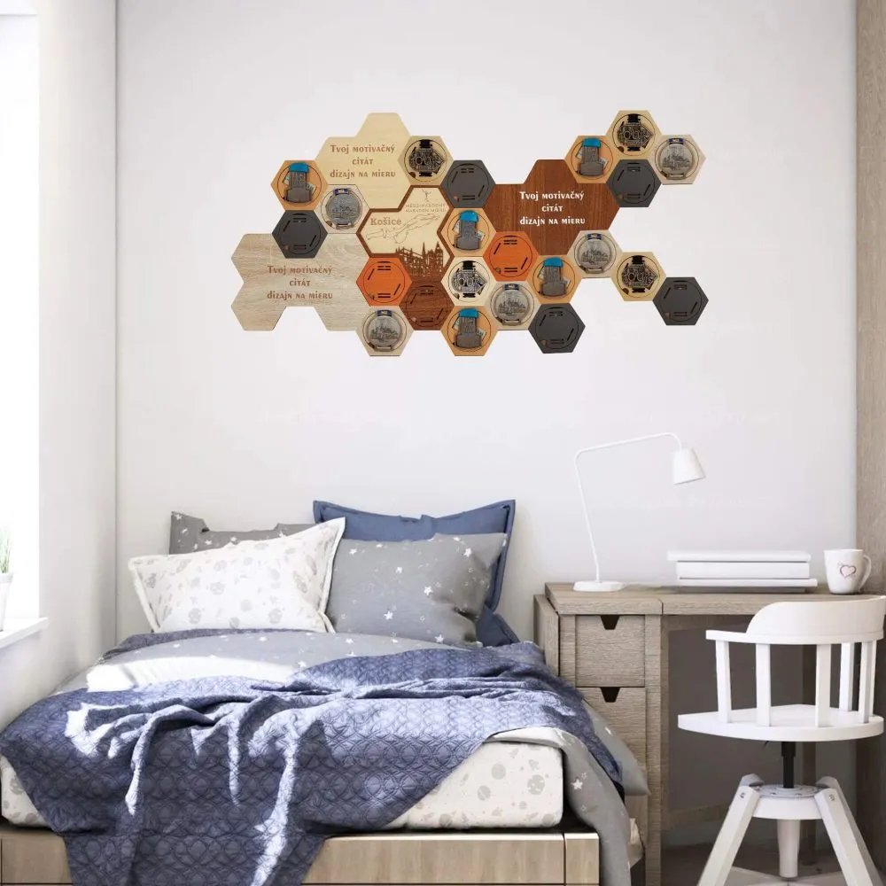 Drziak na medaile - izba DrevoDed